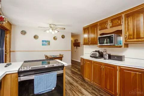 Kitchen - 553 Brantner Ln, Cincinnati, OH 45244 photo 3 of 3