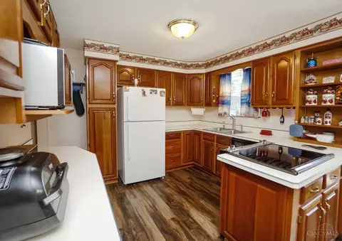 Kitchen - 553 Brantner Ln, Cincinnati, OH 45244 photo 1 of 3
