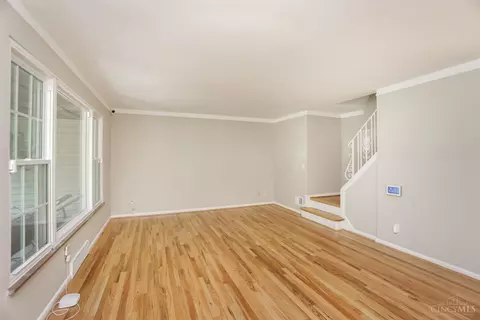 Living - 3520 Edgeview Dr, Cincinnati, OH 45213 photo 1 of 3