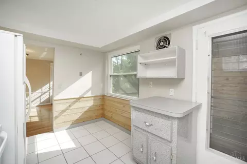 Kitchen - 3520 Edgeview Dr, Cincinnati, OH 45213 photo 3 of 5