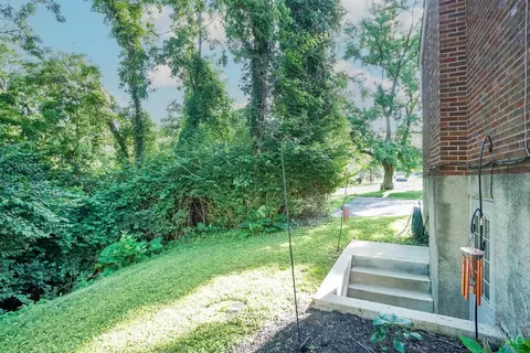 Exterior - 3520 Edgeview Dr, Cincinnati, OH 45213 photo 7 of 10
