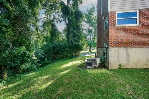 Exterior - 3520 Edgeview Dr, Cincinnati, OH 45213 photo 9 of 10