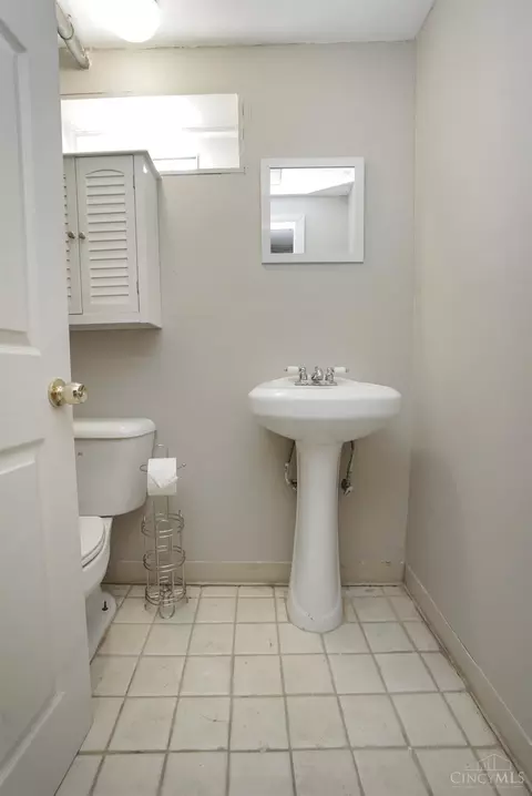Bath - 3520 Edgeview Dr, Cincinnati, OH 45213 photo 3 of 3