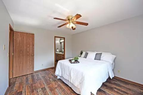 Bedroom - 3953 School Section Rd, Cheviot, OH 45211 photo 2 of 4