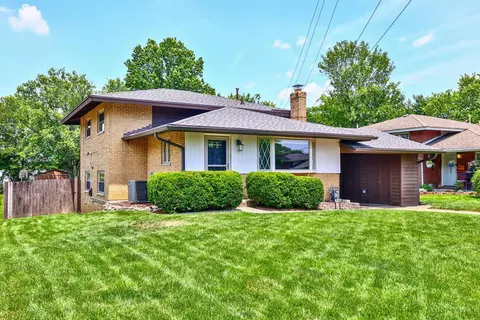 3748 Lyndon Center Ct, Cincinnati, OH 45236