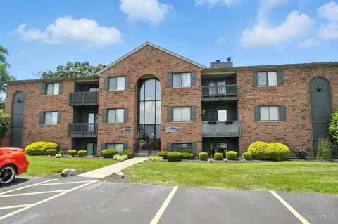 9525 Canyon Pass Dr, West Chester, OH 45011