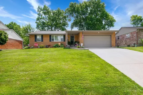 1588 Yellowglen Dr, Cincinnati, OH 45255