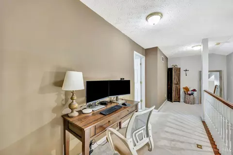 Entry Way - 5743 Summit View Ct, Cincinnati, OH 45247 photo 7 of 8
