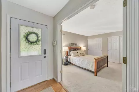 Entry Way - 5743 Summit View Ct, Cincinnati, OH 45247 photo 8 of 8