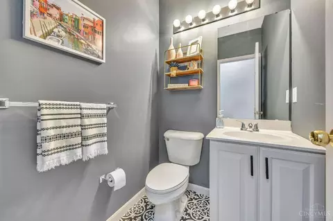 Bath - 5743 Summit View Ct, Cincinnati, OH 45247 photo 1 of 3