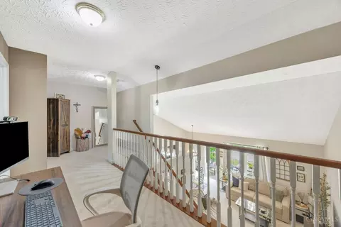 Entry Way - 5743 Summit View Ct, Cincinnati, OH 45247 photo 6 of 8