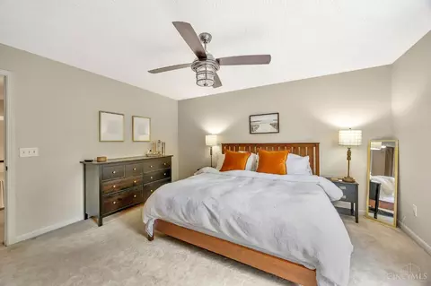 Bedroom - 5743 Summit View Ct, Cincinnati, OH 45247 photo 2 of 4