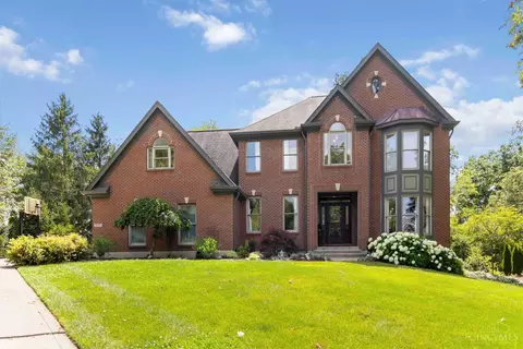 10101 Chatham Woods Dr, Symmes Twp, OH 45140