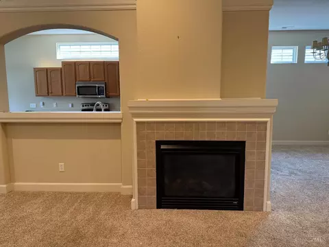 Living - 3485 Ballymore Ct, Cincinnati, OH 45245 photo 3 of 3