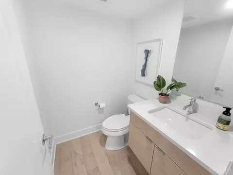 Bath - 3936 Feemster St, Cincinnati, OH 45226 photo 1 of 9