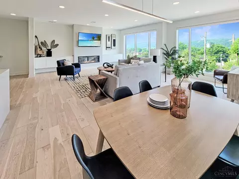 Dining - 3936 Feemster St, Cincinnati, OH 45226 photo 1 of 1