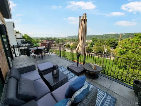 Exterior - 3936 Feemster St, Cincinnati, OH 45226 photo 6 of 8