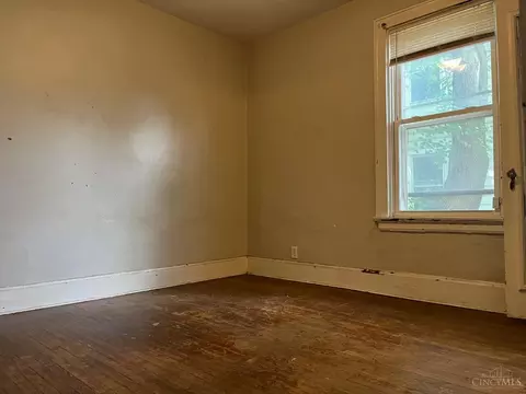 Bedroom - 1411 Summit Rd, Cincinnati, OH 45237 photo 1 of 7