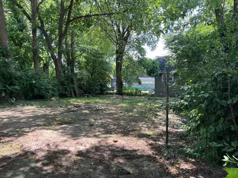 Exterior - 1411 Summit Rd, Cincinnati, OH 45237 photo 5 of 7