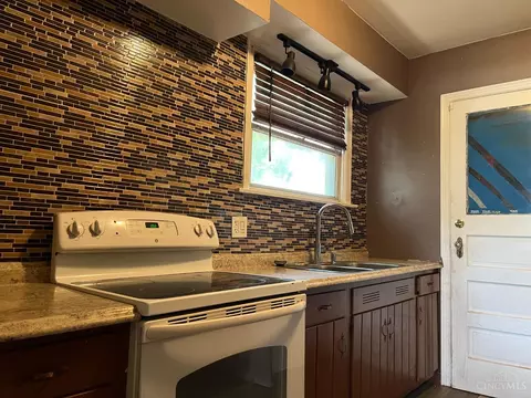 Kitchen - 1411 Summit Rd, Cincinnati, OH 45237 photo 2 of 3