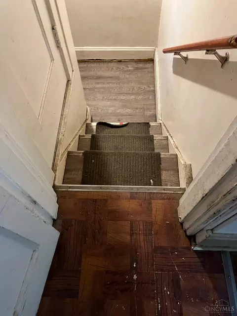 Entry Way - 1411 Summit Rd, Cincinnati, OH 45237 photo 1 of 1