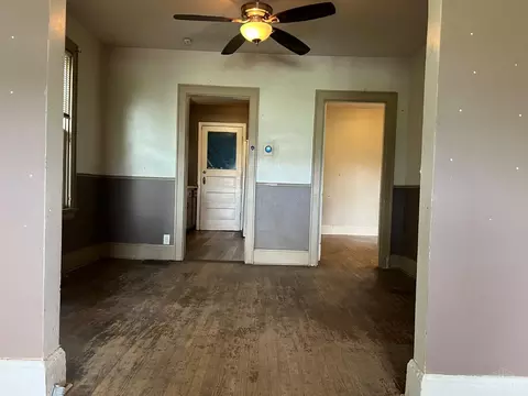 Living - 1411 Summit Rd, Cincinnati, OH 45237 photo 6 of 7