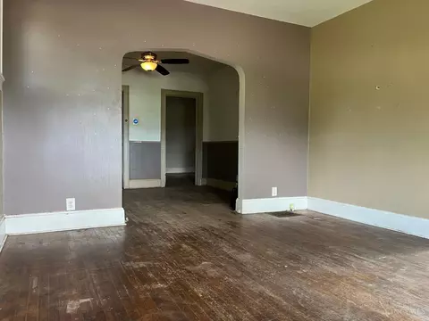 Living - 1411 Summit Rd, Cincinnati, OH 45237 photo 5 of 7
