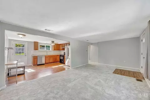 Living - 8170 Sibcy Rd, Hamilton Township, OH 45039 photo 4 of 5