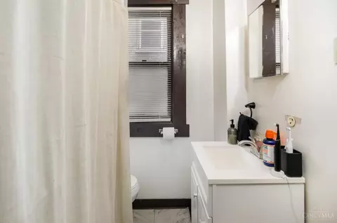 311 Hilton Pl, Cincinnati, OH 45219 photo 9