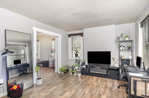 311 Hilton Pl, Cincinnati, OH 45219 photo 4