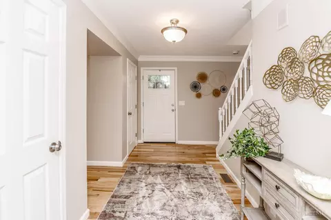 Entry Way - 9586 Heather Ct, Blue Ash, OH 45242 photo 3 of 5