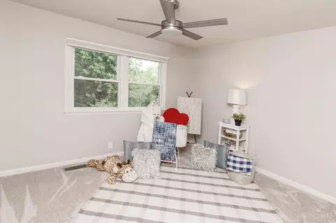 Bedroom - 9586 Heather Ct, Blue Ash, OH 45242 photo 5 of 8