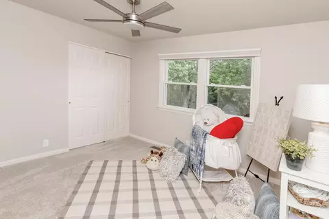 Bedroom - 9586 Heather Ct, Blue Ash, OH 45242 photo 6 of 8
