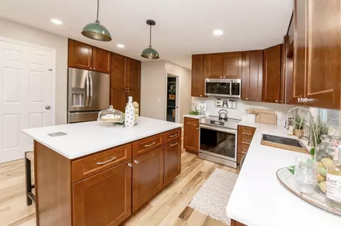 Kitchen - 9586 Heather Ct, Blue Ash, OH 45242 photo 3 of 6