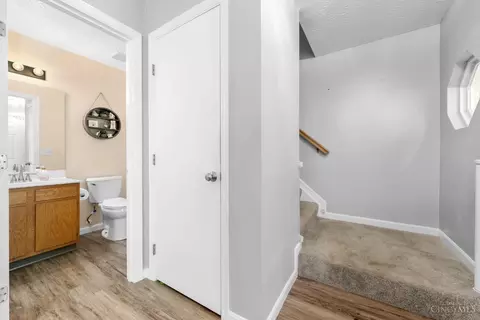 Entry Way - 2638 Ruby Ln, Middletown, OH 45044 photo 2 of 2