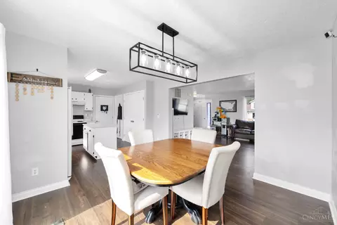 Dining - 2638 Ruby Ln, Middletown, OH 45044 photo 3 of 4