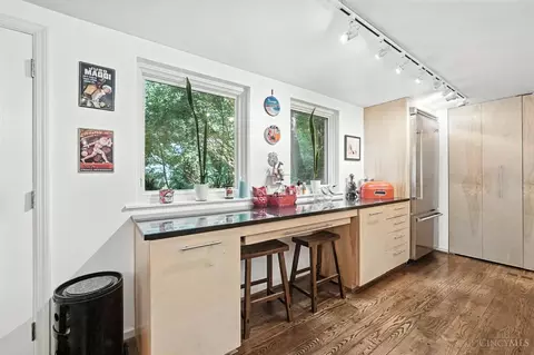 Kitchen - 1943 Gregory Ln, Cincinnati, OH 45206 photo 3 of 7