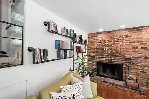 Living - 1943 Gregory Ln, Cincinnati, OH 45206 photo 6 of 7