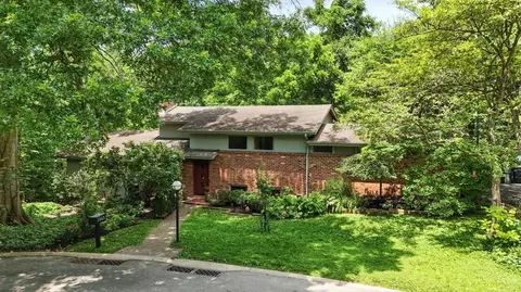 Exterior - 1943 Gregory Ln, Cincinnati, OH 45206 photo 4 of 25