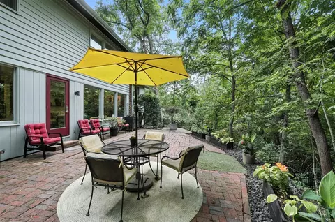 Exterior - 1943 Gregory Ln, Cincinnati, OH 45206 photo 11 of 25