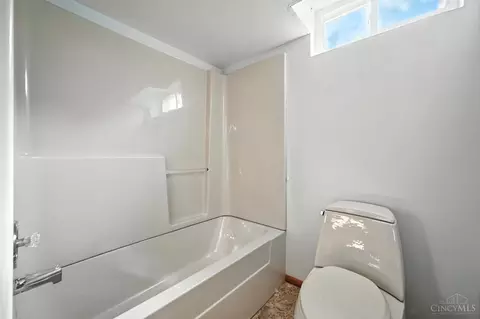 Bath - 6658 Greentree Dr, Cincinnati, OH 45224 photo 4 of 4