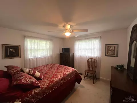 Bedroom - 645 Cloverdale Ave, Springdale, OH 45246 photo 3 of 6