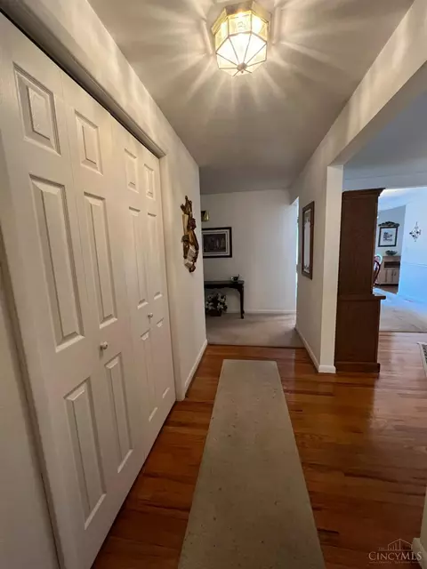 Entry Way - 645 Cloverdale Ave, Springdale, OH 45246 photo 1 of 3