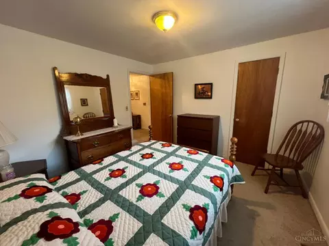 Bedroom - 645 Cloverdale Ave, Springdale, OH 45246 photo 6 of 6
