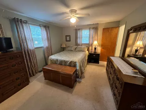 Bedroom - 645 Cloverdale Ave, Springdale, OH 45246 photo 1 of 6