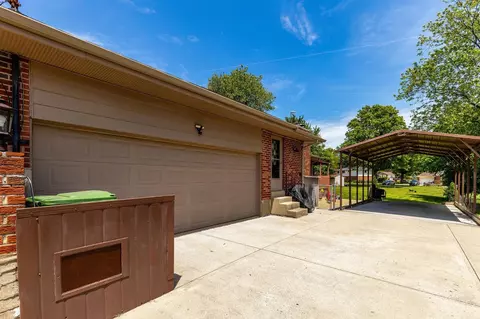 Exterior - 1366 Devils Backbone Rd, Cincinnati, OH 45233 photo 16 of 18