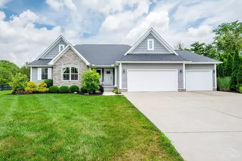 744 Cedar Ridge Dr, Lebanon, OH 45036