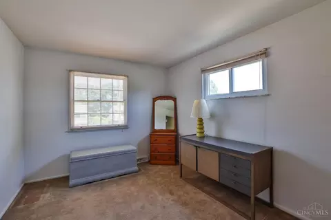 Bedroom - 1077 Meadowind Ct, Cincinnati, OH 45231 photo 6 of 6
