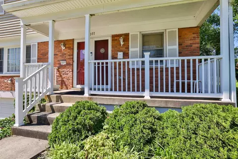 Exterior - 1077 Meadowind Ct, Cincinnati, OH 45231 photo 2 of 9