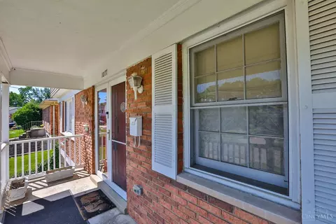 Exterior - 1077 Meadowind Ct, Cincinnati, OH 45231 photo 3 of 9